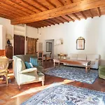 Caravaggio- Con Bagno Privato In Condiviso Oltrarno Pensionat