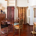 Pensionat Caravaggio- Con Bagno Privato In Condiviso Oltrarno 3*