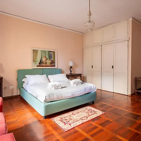 Guest house Caravaggio- Con Bagno Privato In Condiviso Oltrarno
