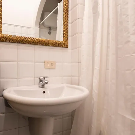 Caravaggio- Con Bagno Privato In Condiviso Oltrarno