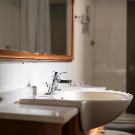 Caravaggio- Con Bagno Privato In Condiviso Oltrarno Florence