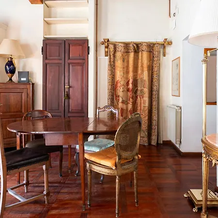 Affittacamere Caravaggio- Con Bagno Privato In Condiviso Oltrarno 3*