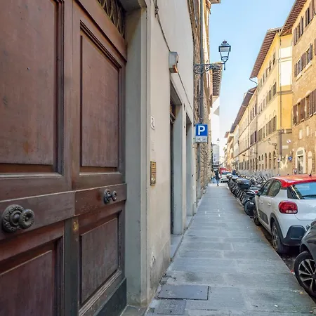 Caravaggio- Con Bagno Privato In Condiviso Oltrarno 3*
